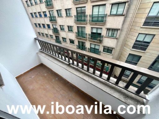 PISO EN  PONTEVEDRA 