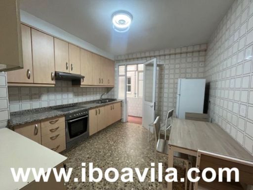 PISO EN  PONTEVEDRA 