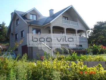CHALET EN  PONTEVEDRA 