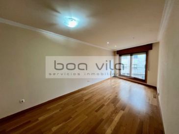 PISO EN  PONTEVEDRA 